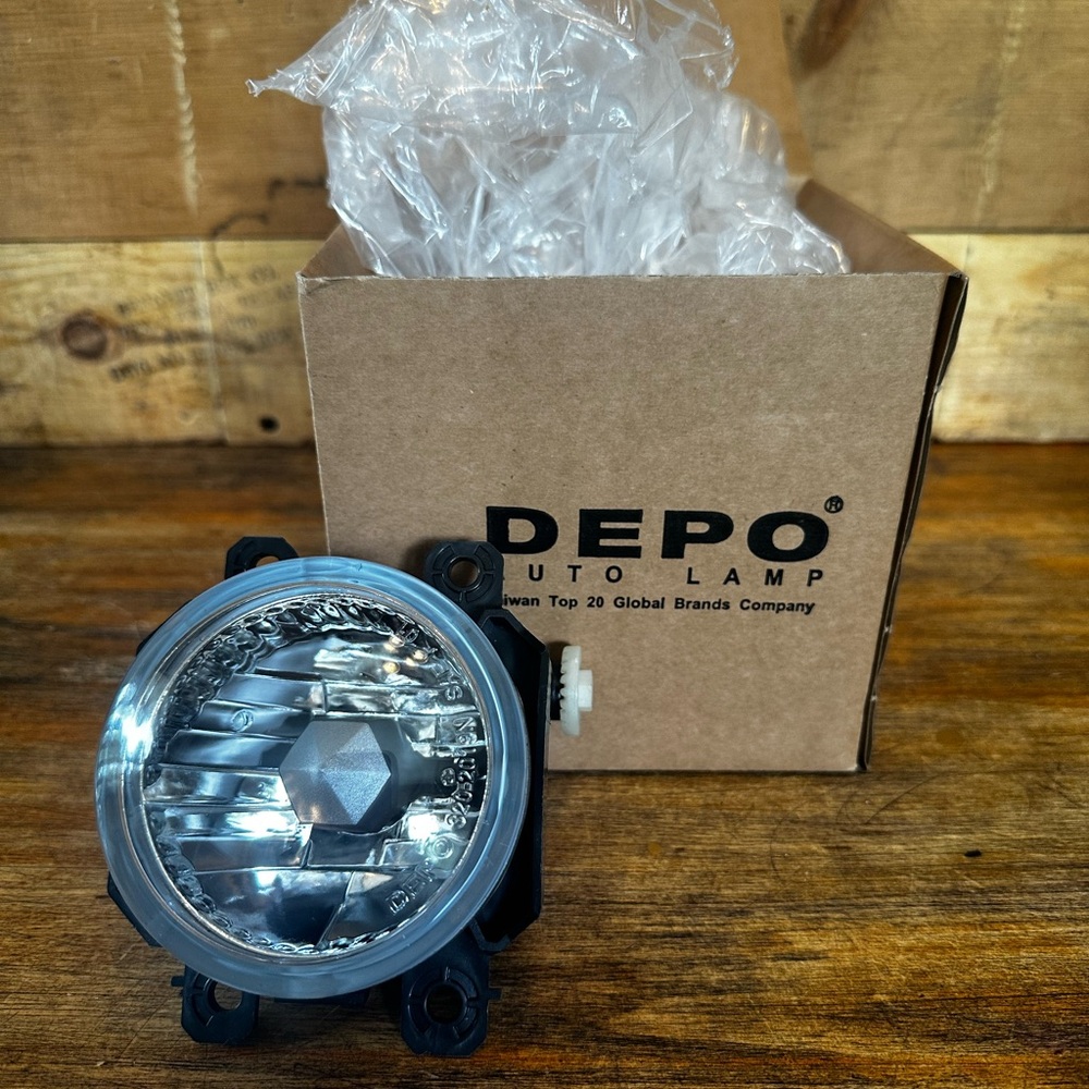Depo Auto Lamp 320-2019N New in Box